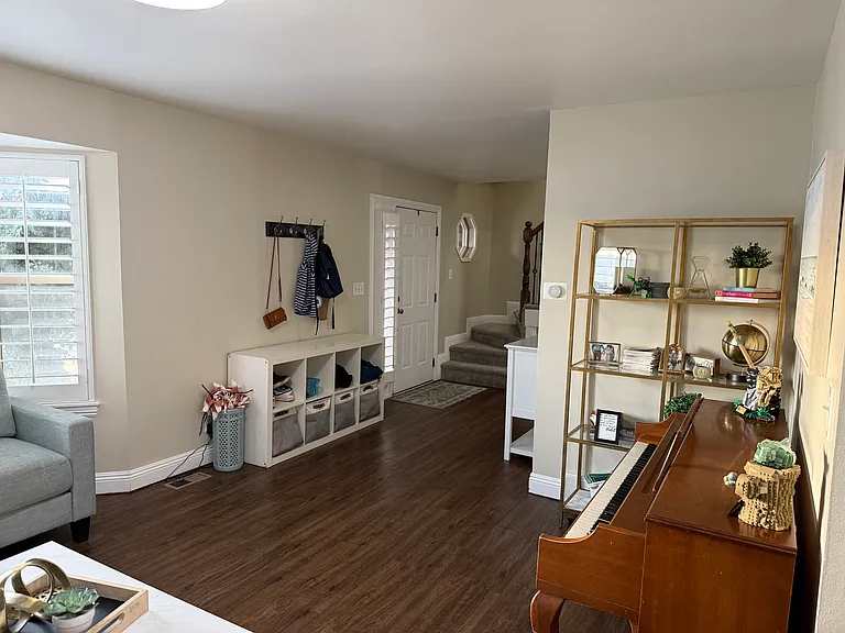 364 N 800 E — Photo 22