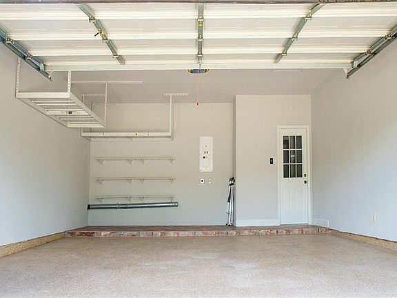 4th image of 12612 Linford Dr