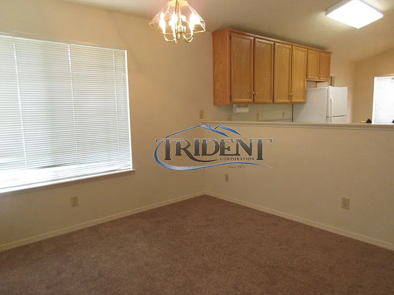 3 bed, 1367 sqft, $2,500 — Photo 3