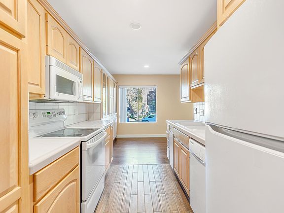 3rd image of 515 N Kenwood St APT 110