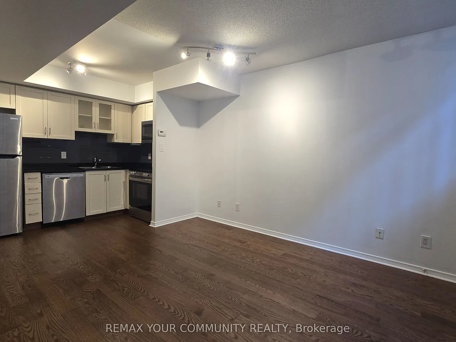 1 bed, $2,400 — Photo 2