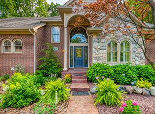57443 Hidden Timbers Dr, South Lyon, MI 48178