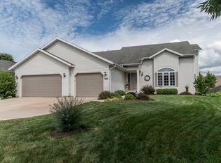 1343 Overlook Pass, Sun Prairie, WI 53590