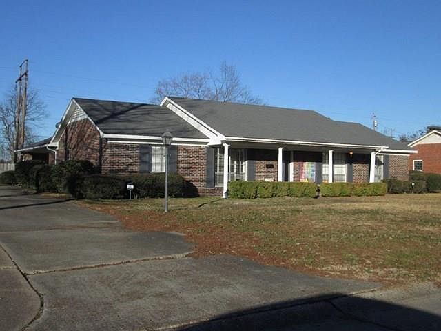 1st image of 514 Wintergreen St