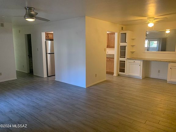 3rd image of 6352 N Barcelona Ln