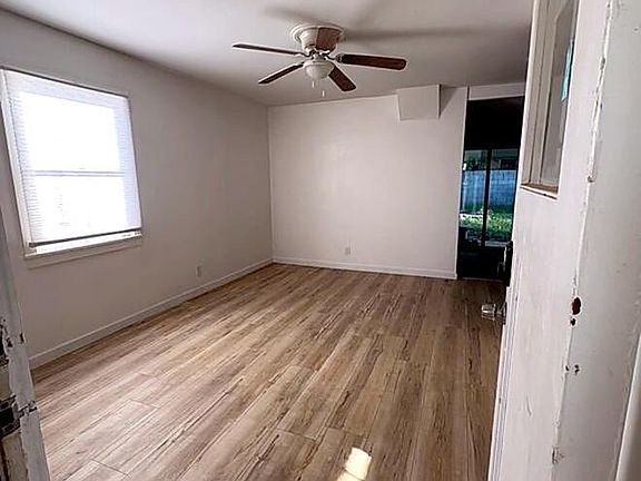 5th image of 416 E ALICE Avenue