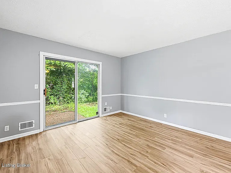 6900 Heavrin Ave — Photo 10