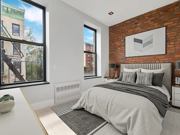 202 E 13th St #1 — Photo 2