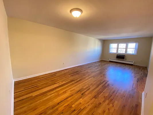 Rented by Voro, LLC | media 28