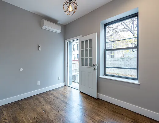 Rented by Nooklyn NYC LLC | media 53