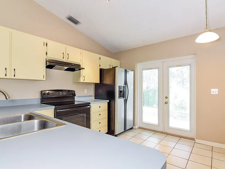 23033 Clearwater Pl — Photo 6
