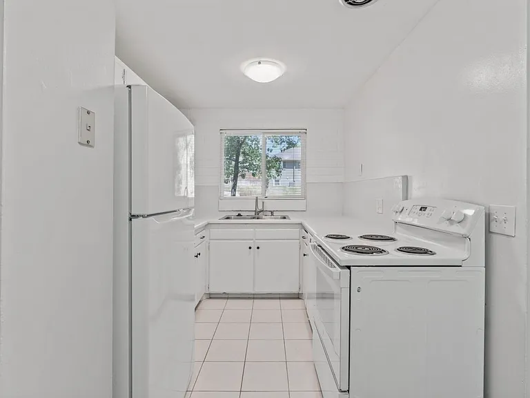 255 K St — Photo 5