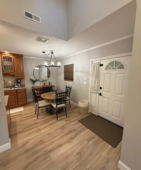 33 Langdon Ct #203 — Photo 6