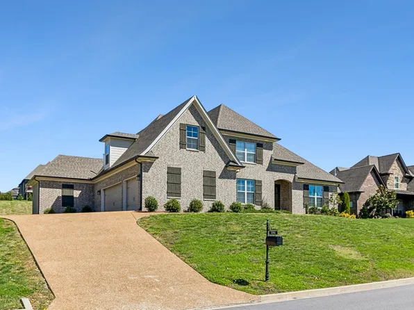 1094 Dorset Dr, Hendersonville, TN 37075