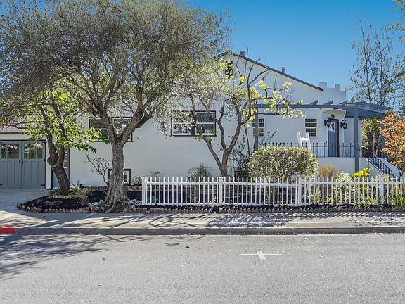 4th image of 705 Live Oak Ave