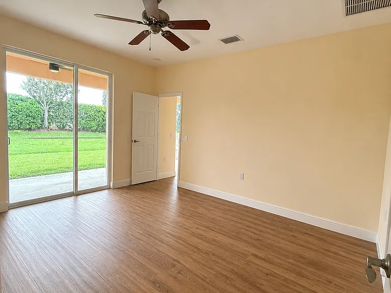 11505 52nd Ct E — Photo 11