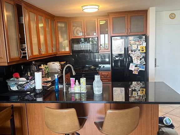 3rd image of 600 NE 36th St APT 710