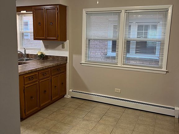 4th image of 8614 W Berwyn Ave APT 1S