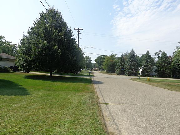 3rd image of 1527 Scranton Dr