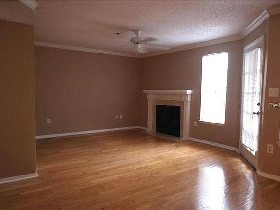 5th image of 1000 W Horatio St APT 206