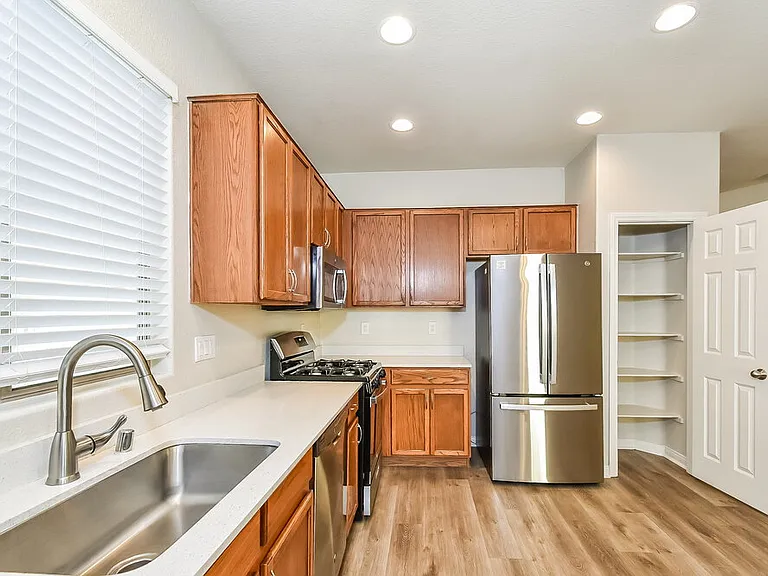 3577 Chelsea Grove St — Photo 8