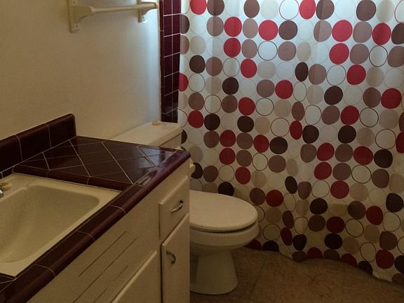 Guest Bathroom in Hallway