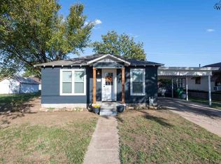 414 S Main St, Henrietta, TX 76365