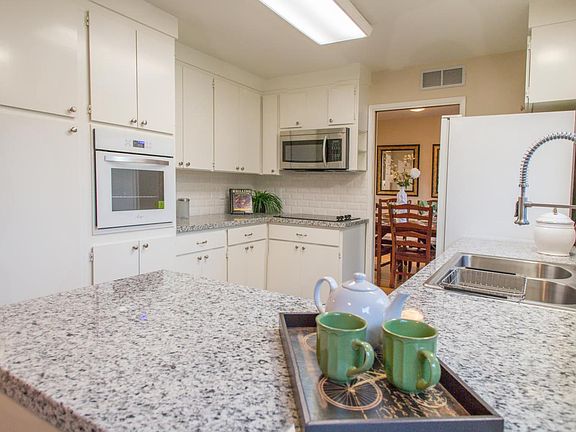 3rd image of 1364 Carrie Lee Way