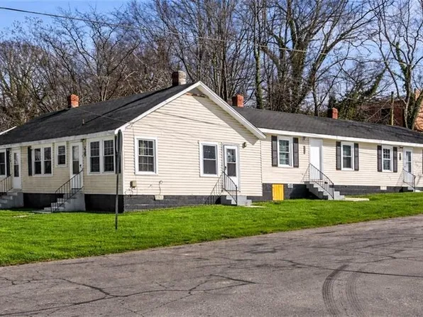 613 Sprinkle St, Reidsville, NC 27320