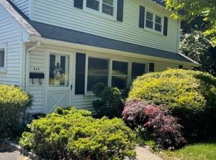 132 Stuart St, Paramus, NJ 07652