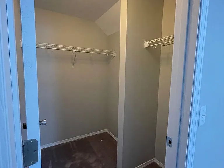 2202 W Jonquil Ln — Photo 2