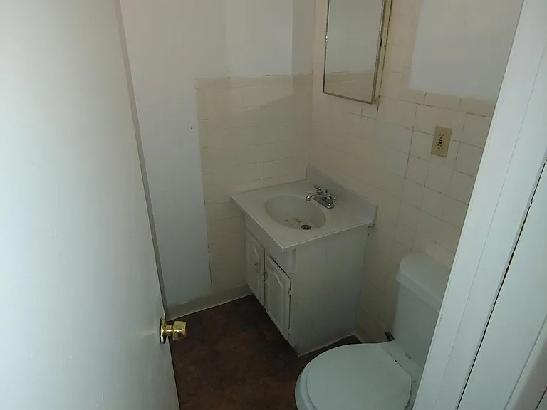 2132 John Ave — Photo 4