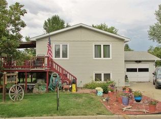114 5th Ave SW, Rugby, ND 58368