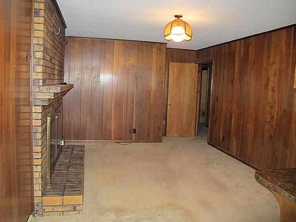 3rd image of 217 E Dale Ave