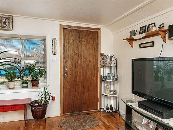 4th image of 1008 Terry Ave