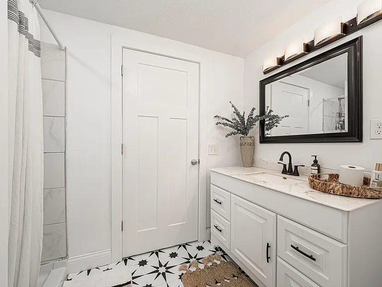 2701 Fremont Ave S #1 — Photo 25