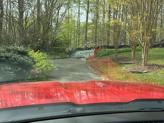 3rd image of Edge Creek Ln