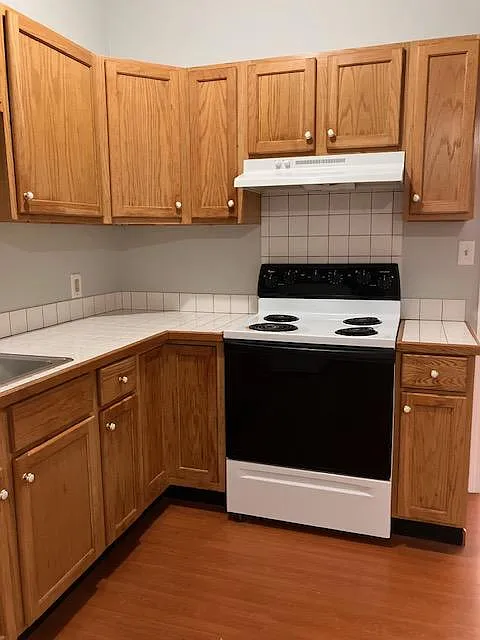 2 bed, 850 sqft, $1,200 — Photo 2