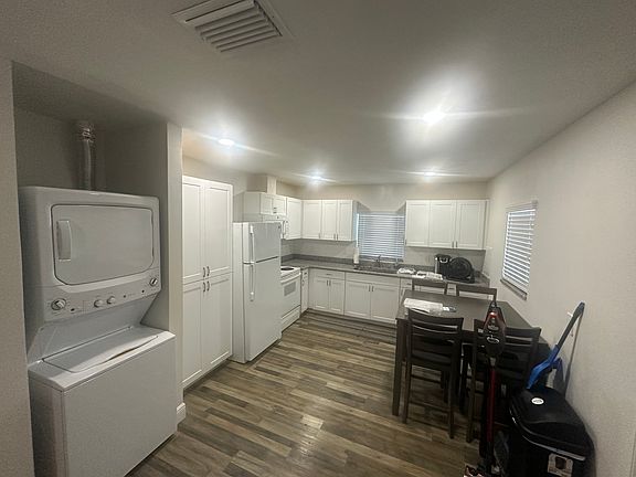4th image of 2319 State St