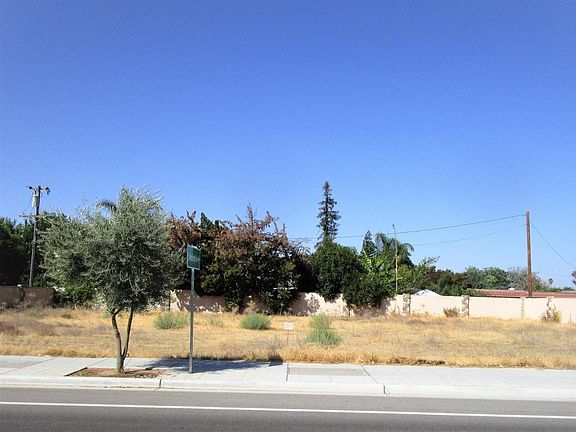 4th image of 383 N Peach Ave