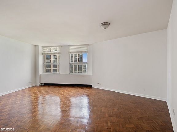 5th image of 2626 N Lakeview Ave APT 2509