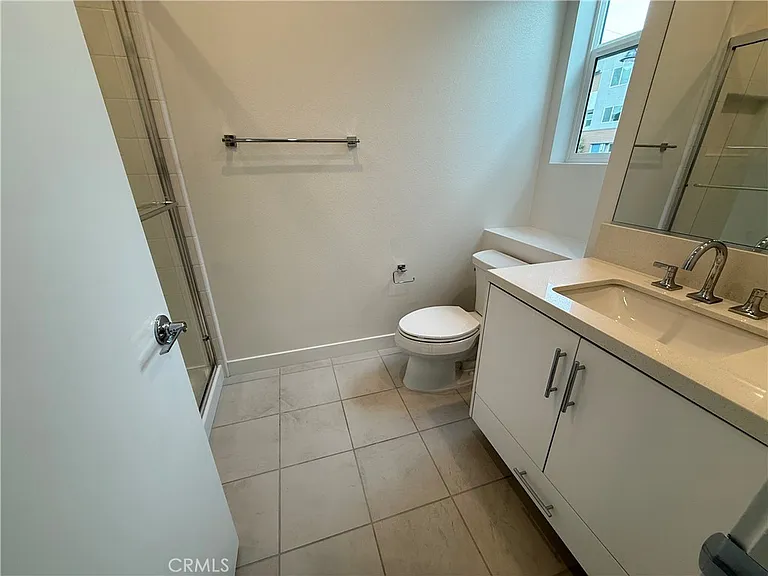 693 S Lyon St — Photo 5