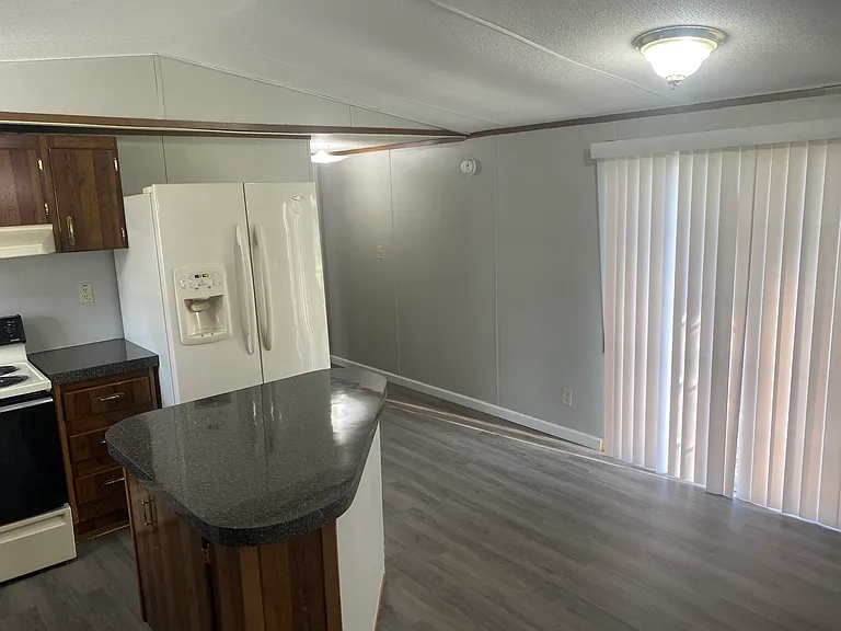 12731 Clearwater Dr — Photo 4