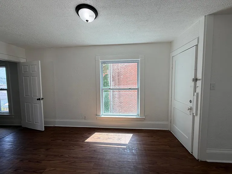 422 W High St #2 — Photo 9
