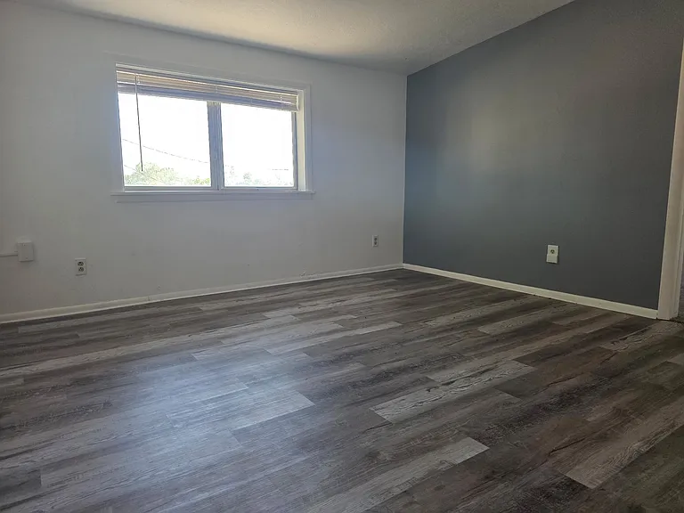 350 Grandview Dr #100 — Photo 8