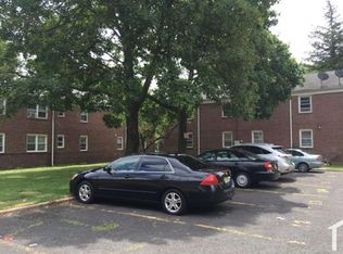 585 Thomas St, Orange, NJ 07050