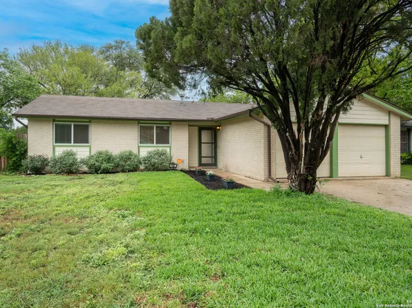 5803 CLIFF WALK DR, San Antonio, TX 78250