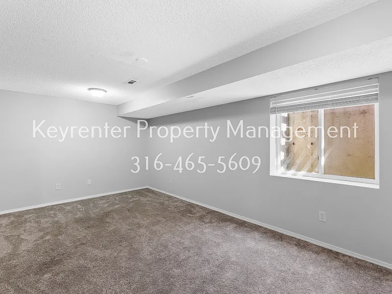 1610 E Summerwood St — Photo 17