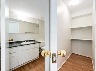 Kinbrook Manor, Brooks, AB T1R 0S6