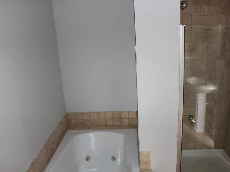 106 S Washington St — Photo 24